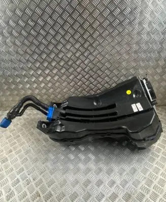 Audi Q7 4M AdBlue liquid reservoir 4M0131878BE
