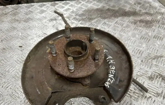 Opel Astra J Rear wheel hub