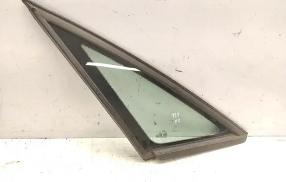 Audi A2 Front triangle window/glass 43R00021 M13 AS2