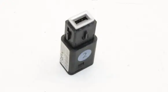 Opel Mokka B USB socket connector 98217039DX 9824334377