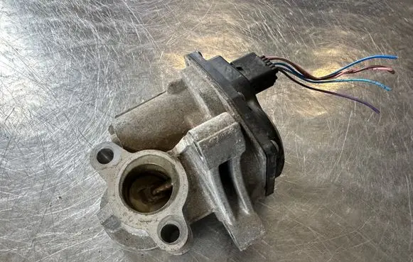 Nissan Qashqai EGR valve 8201068965 147102408R H8201068965