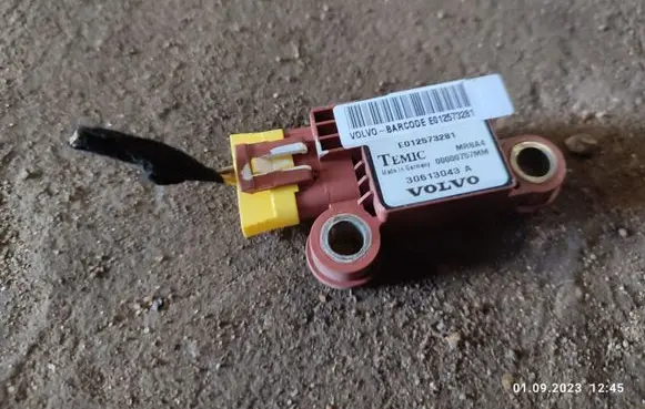 Volvo S40, V40 Airbag deployment crash/impact sensor 30613043A