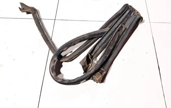 Subaru Forester SG Rubber seal rear door 0305tgu23291519 0305tgu-23291519