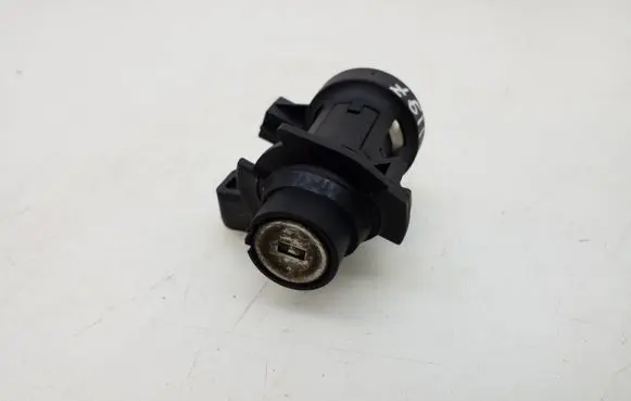 Mercedes-Benz E W212 Tailgate exterior lock A2047500061