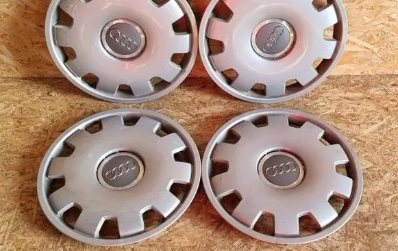 Audi A4 S4 B7 8E 8H R16 wheel hub/cap/trim 4B0601147D