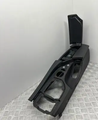 BMW 5 E60 E61 Armrest 7034086 7060013 72758413
