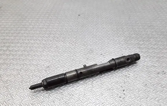 Audi A6 S6 C5 4B Fuel injector