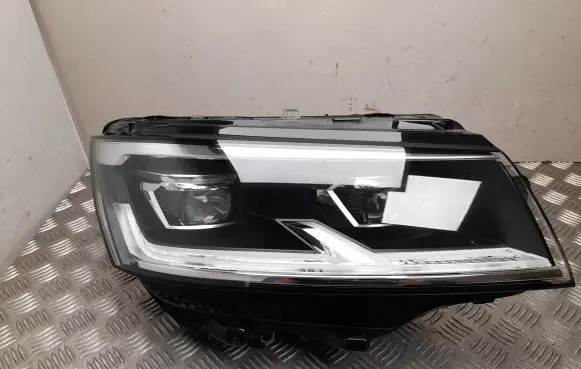 Volkswagen Transporter - Caravelle T6 Headlight/headlamp 7L2941036D