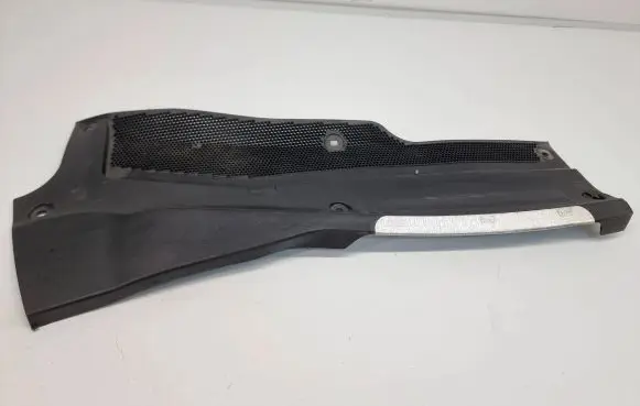 Land Rover Evoque II Wiper trim K8D2021B57AD