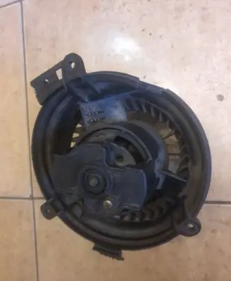 Mercedes-Benz E W124 Heater fan/blower BEHR