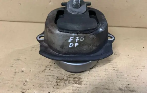 BMW X5 E70 Engine mount bracket 6780260