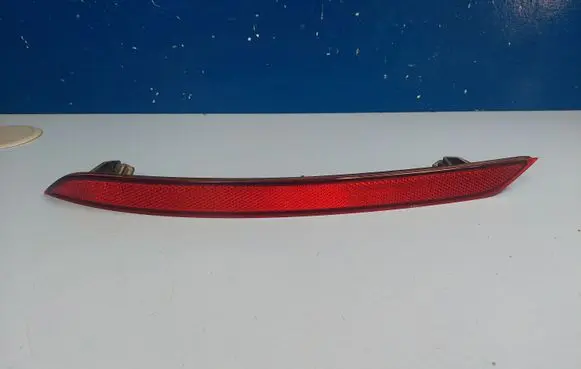 Volvo XC90 Rear tail light reflector E911615