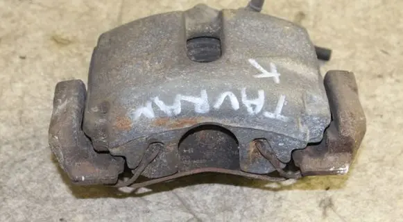 Volkswagen Touran II Front brake caliper