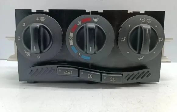 Mercedes-Benz A W168 Climate control unit 1688300485 Q141900