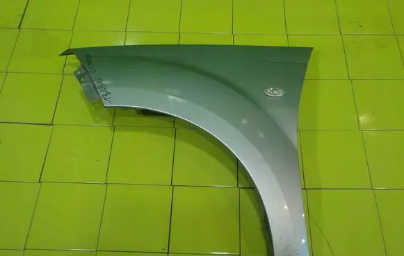 Citroen C-Crosser Fender PRZOD