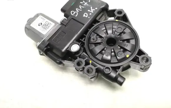 KIA Xceed Front door window regulator motor 82450J7010