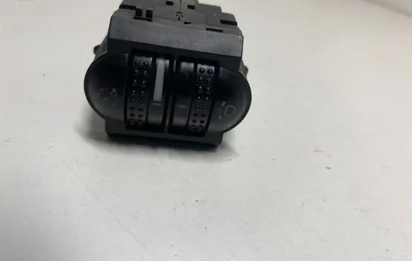 Volkswagen PASSAT B5 Headlight level height control switch 3B0941333C