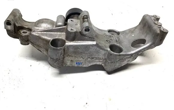 Nissan Navara D23 Generator/alternator bracket 117107563R