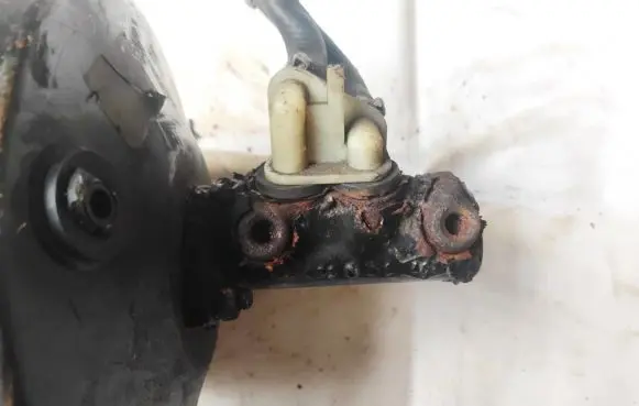Renault Megane I Master brake cylinder 7700828034F