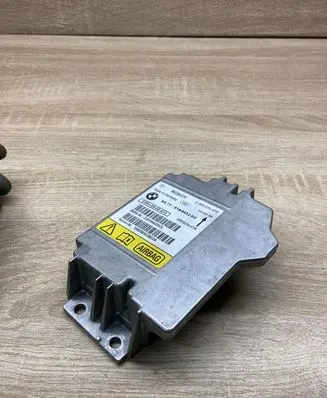 BMW 1 E81 E87 Airbag control unit/module 9184432 0285010070