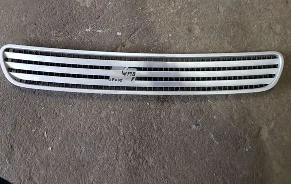BMW 7 E65 E66 Front grill
