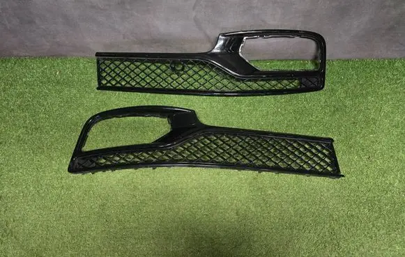Bentley Flying Spur Front bumper lower grill