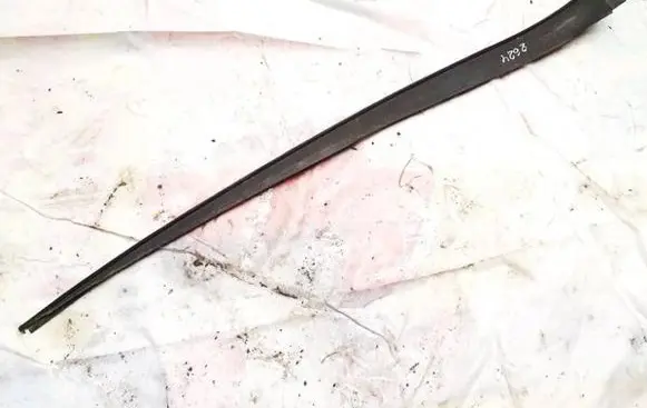 Volkswagen Golf Plus Front door glass trim molding 5m0854327b
