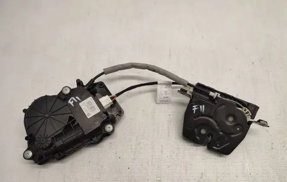 BMW 5 F10 F11 Tailgate/trunk/boot lid buffer 912935112