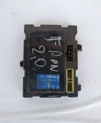 Opel Frontera A Window control relay 91144968