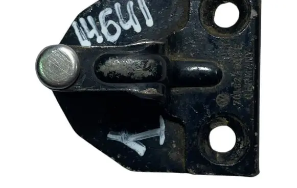 Volkswagen Transporter - Caravelle T4 Loading door lock loop/hook striker 701827537E