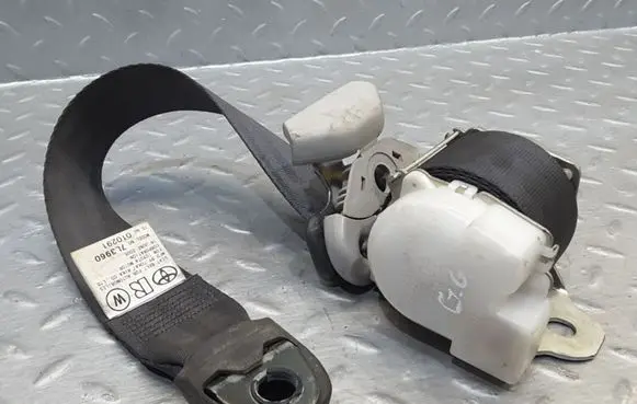 Toyota Previa (XR30, XR40) II Third row seat belt H073801 7L3960