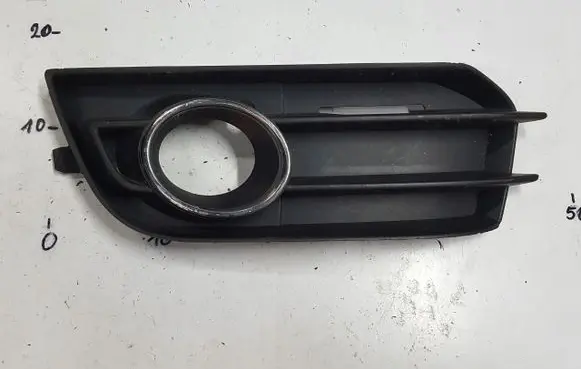 Audi A1 Front fog light trim/grill 8X0807681A