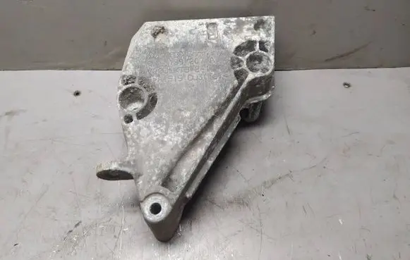 Skoda Fabia Mk2 (5J) Engine mounting bracket 03L199207A