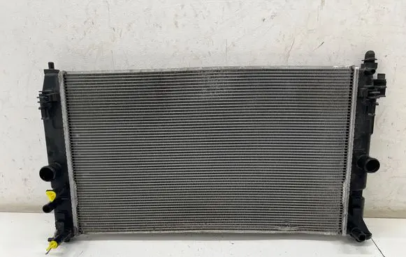 Toyota Yaris XP210 Coolant radiator MF422136 MF4221367670