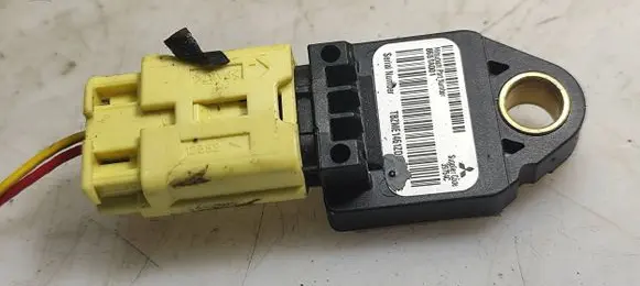 Mitsubishi Outlander Airbag deployment crash/impact sensor 8651A001 39764C TBZME1461ZD