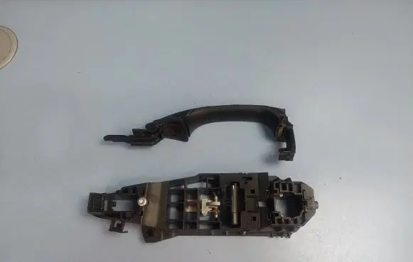 Opel Astra L Rear door exterior handle/bracket 9849924280