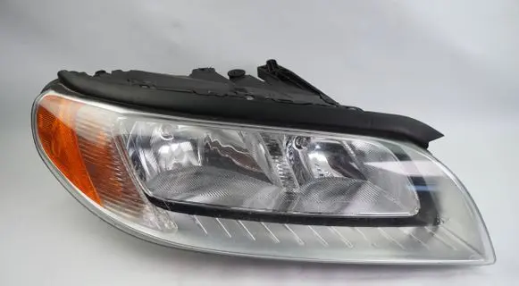 Volvo V70 Headlight/headlamp 112027