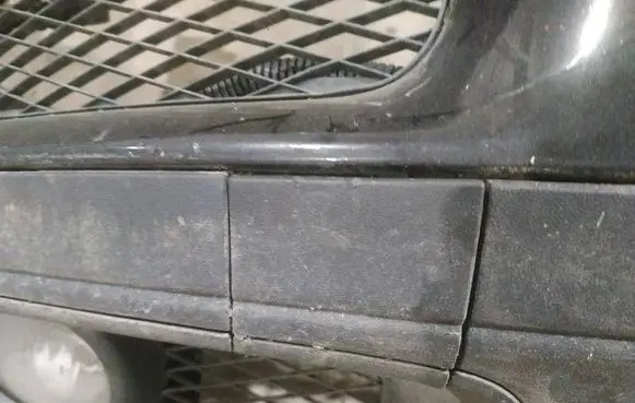 Volkswagen Touareg I Front tow hook cap/cover 