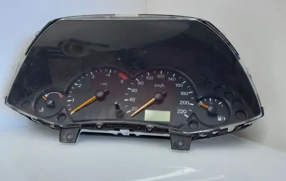 Ford Focus Speedometer (instrument cluster) 99AP10841