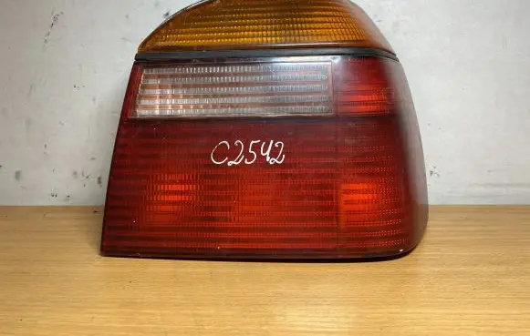 Volkswagen Golf III Rear/tail lights 1H6945257 C2542