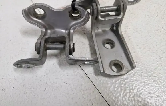 Toyota Matrix (E140) Rear door hinge set 