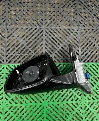 BMW 1 F40 Front door electric wing mirror C019211