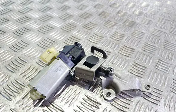 Opel Astra K Seat adjustment motor 0390207005