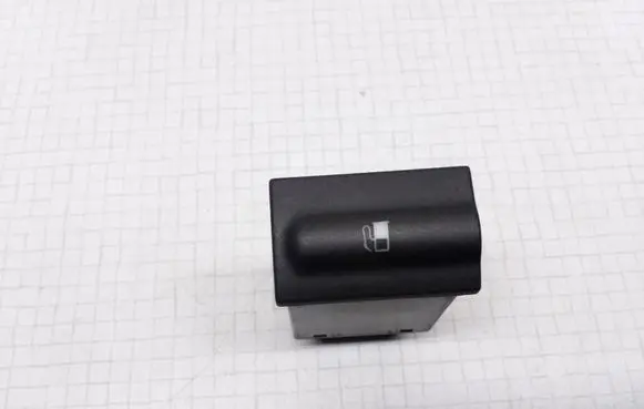Skoda Octavia Mk1 (1U) Fuel tank opening switch 1U0959833C