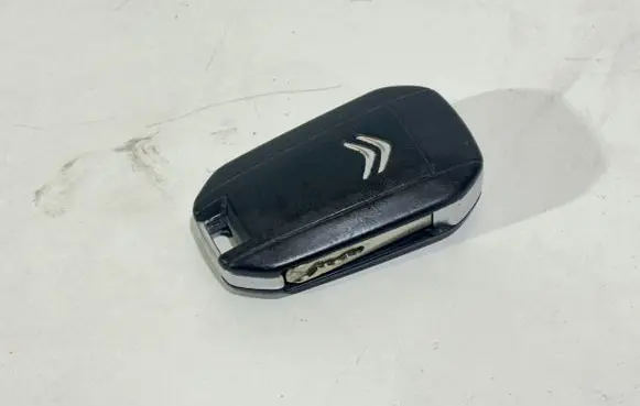 Citroen C-Elysée Ignition key/card 