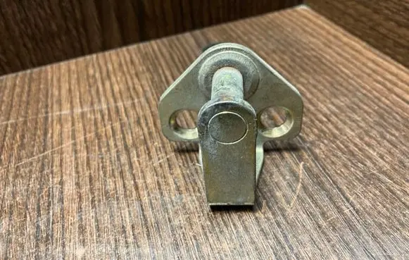 Mercedes-Benz Sprinter W901 W902 W903 W904 Front door lock loop/hook striker 9017200431