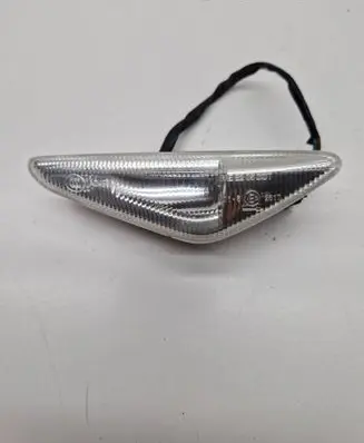 BMW X5 E70 Front fender indicator light 65137171008 7171008 135W07W