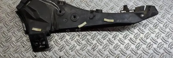 Front bumper mounting bracket