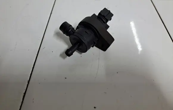 BMW 3 E46 Vacuum valve 1433602