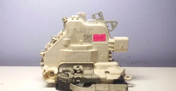 Audi A6 C7 Front door lock 8J2837016C
